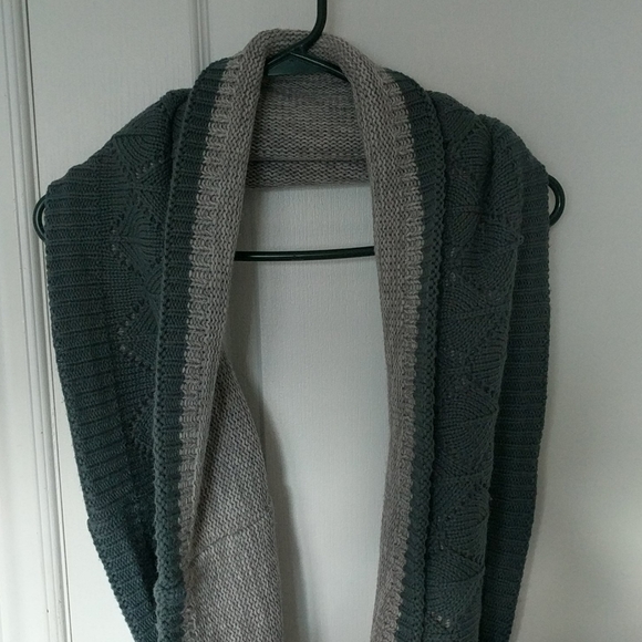 This is j infinity scarf - Picture 3 of 5